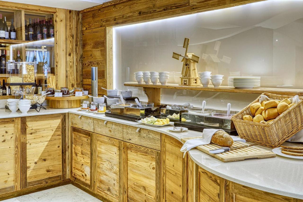 Majestic Hotel Madonna di Campiglio Exterior photo