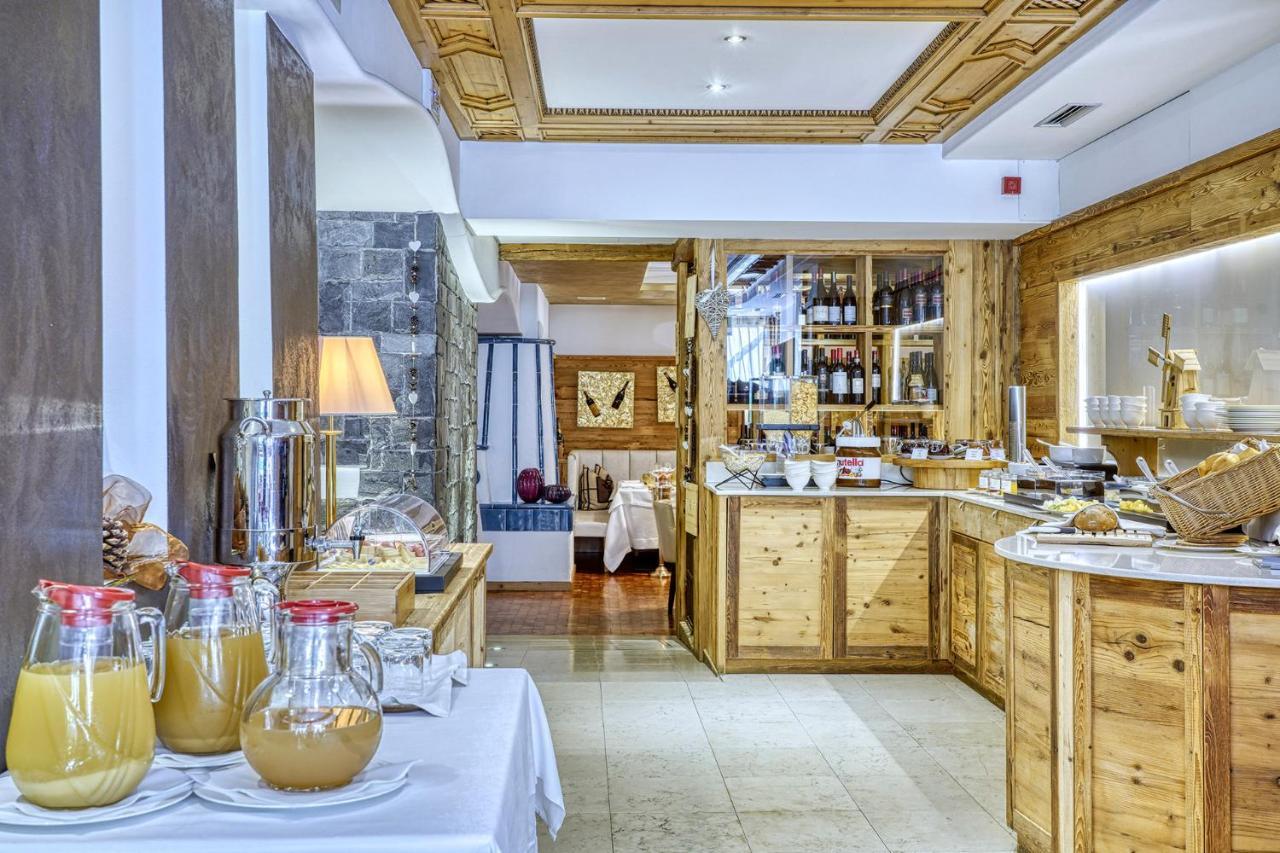 Majestic Hotel Madonna di Campiglio Exterior photo
