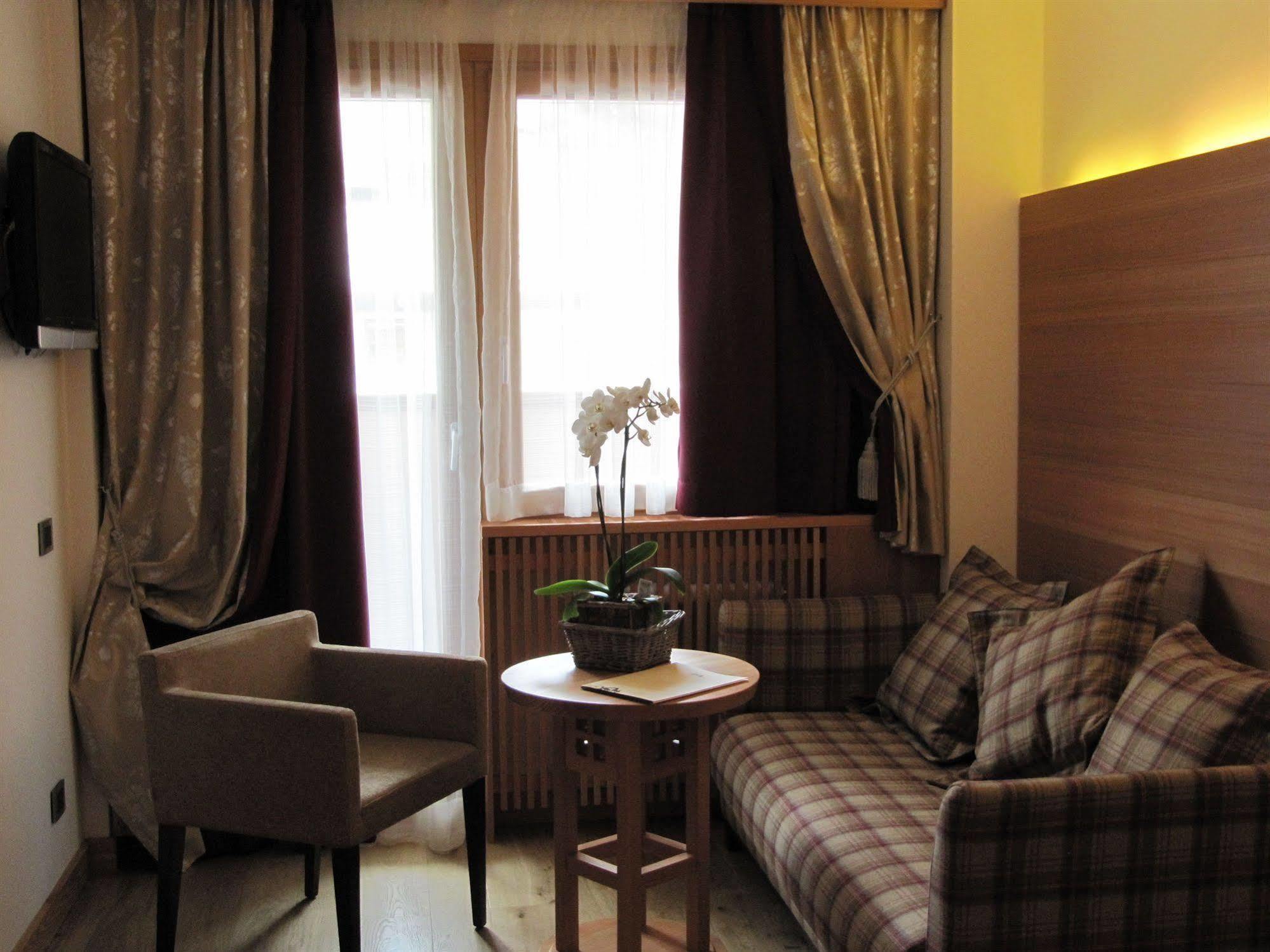 Majestic Hotel Madonna di Campiglio Exterior photo